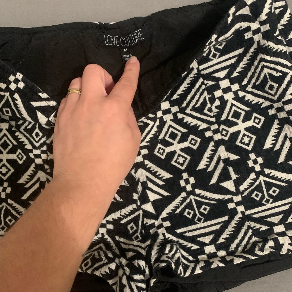 Love Culture Black and White Patterned High Waist Shorts - Picture 3 of 3